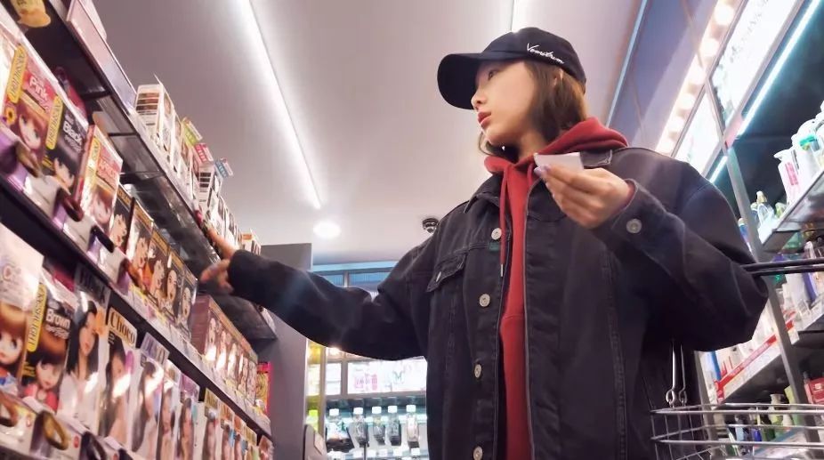 泰妍彩妆,泰妍在纽约买东西