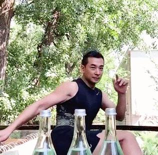 物理揭秘女生为什么拧不开瓶盖,女生突然拧不开瓶盖