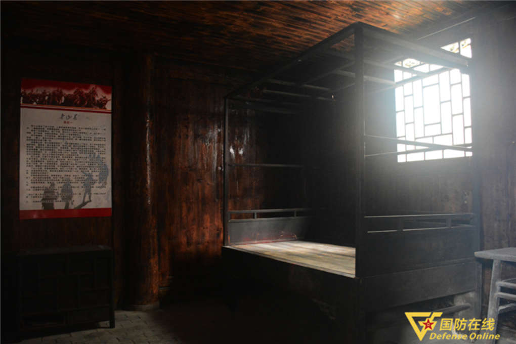 记者再走长征路草原,翻越老山界的过程详细