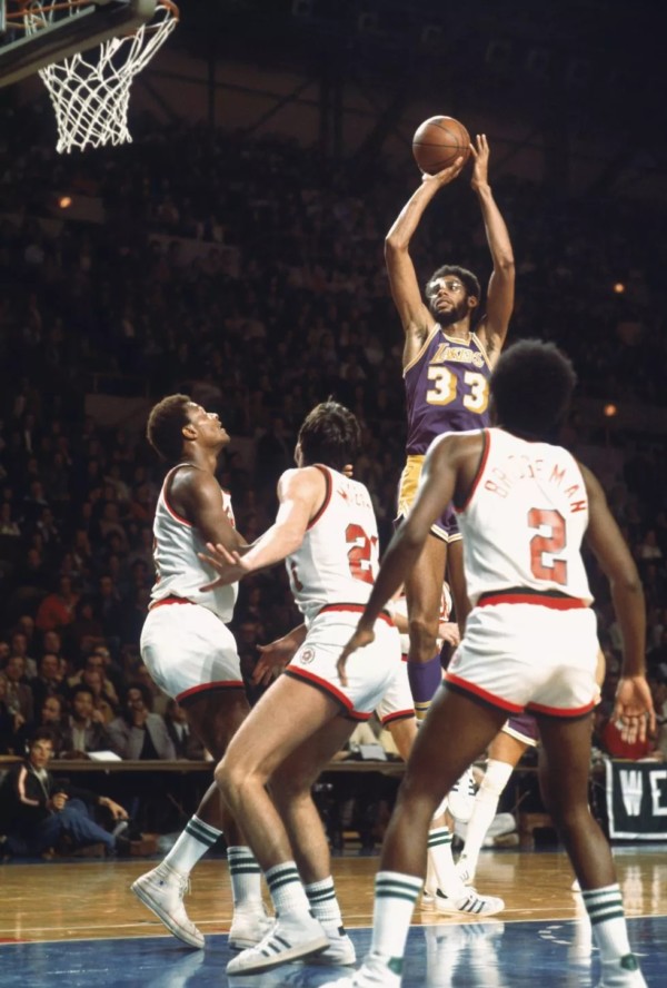 有颜值百搭又可以实战的球鞋,实战性既好又百搭的球鞋