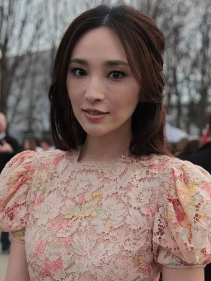 什么样的脸型不容易老,脸型比同龄人看起来小