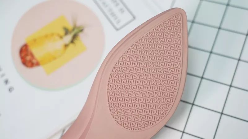 别再说雨鞋捂脚又显丑!有了它,增高显腿长!我天天盼着下雨