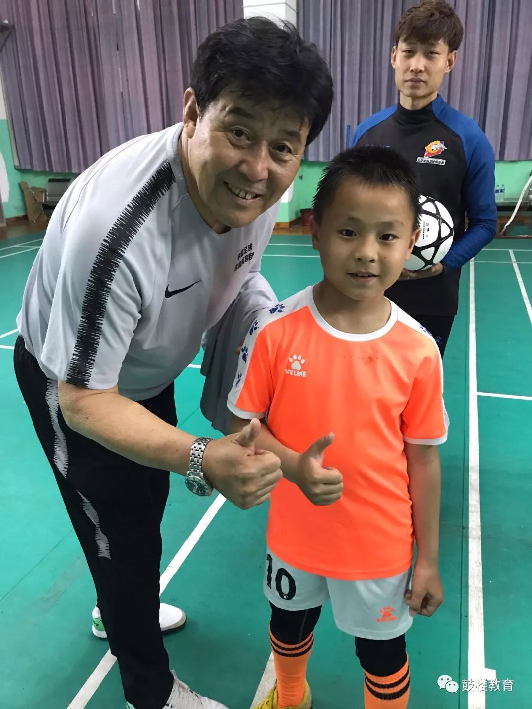 牛娃获奖视频,牛娃游泳冠军