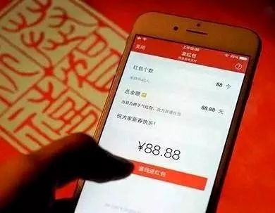 翻倒在“北京赛车”上的“疯狂四兄弟”