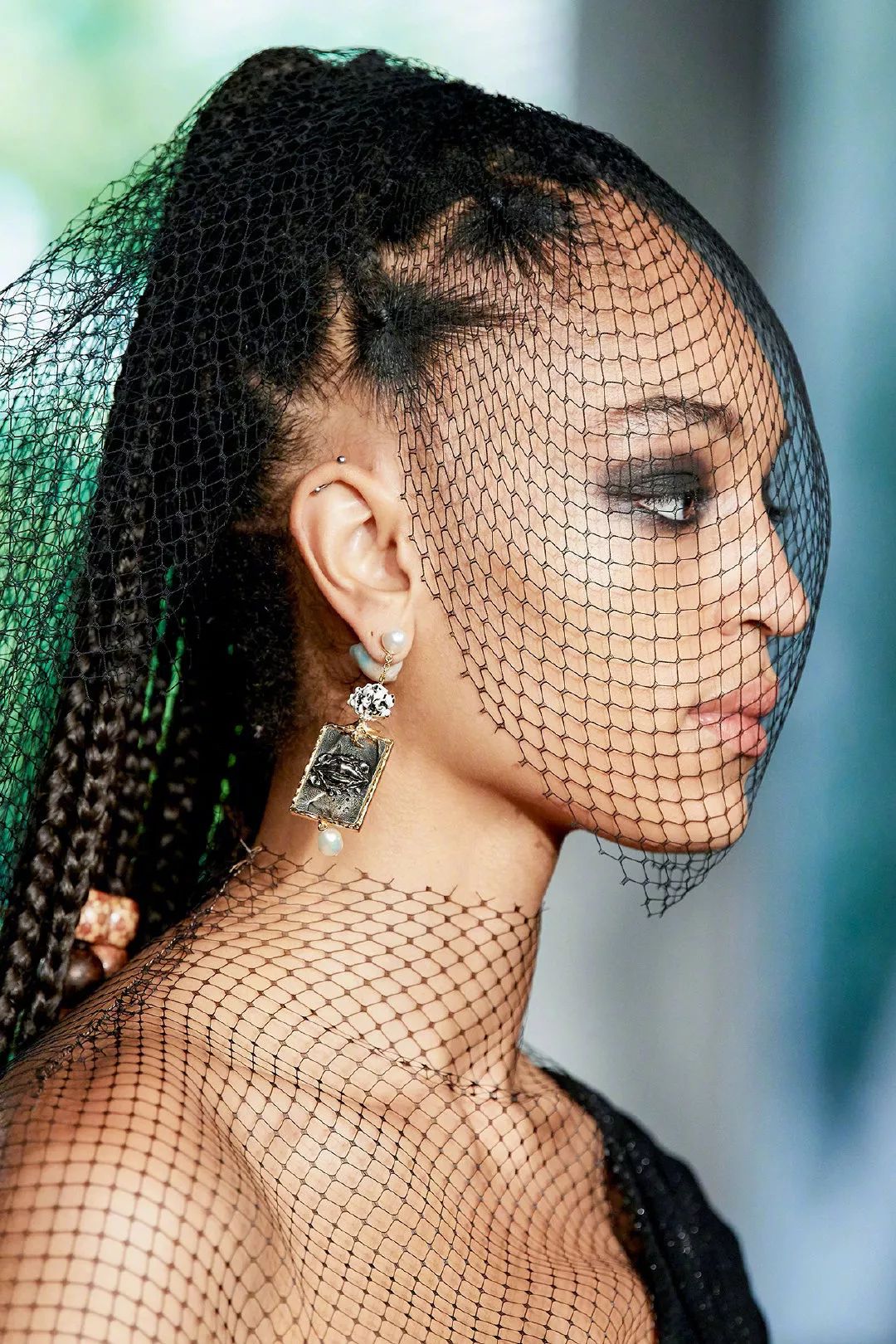 Beauty|CHANEL开挂、DIOR大女人？一线秋季彩妆速递