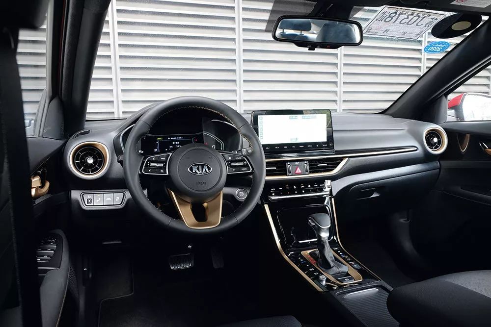 起亚k3新款2022款试驾,38号车评起亚k3试驾视频