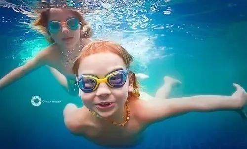 脖子咔咔响是骨质疏松吗,脖子咔咔响是不是颈椎病