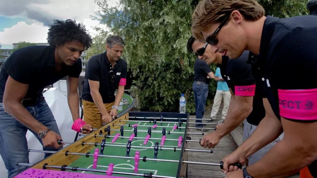 欧洲足联参加阿姆斯特丹同性恋运河游