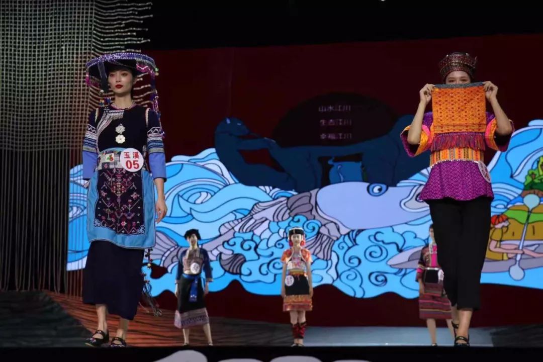 德宏五种少数民族服饰走秀音乐,云南少数民族服饰秀