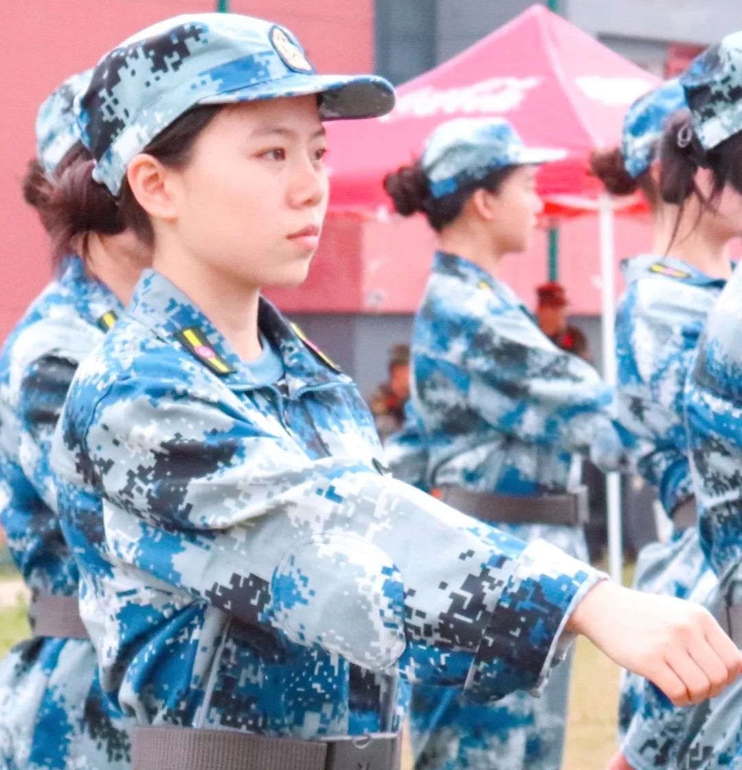 最美军训,军训让我遇见更好的自己作文