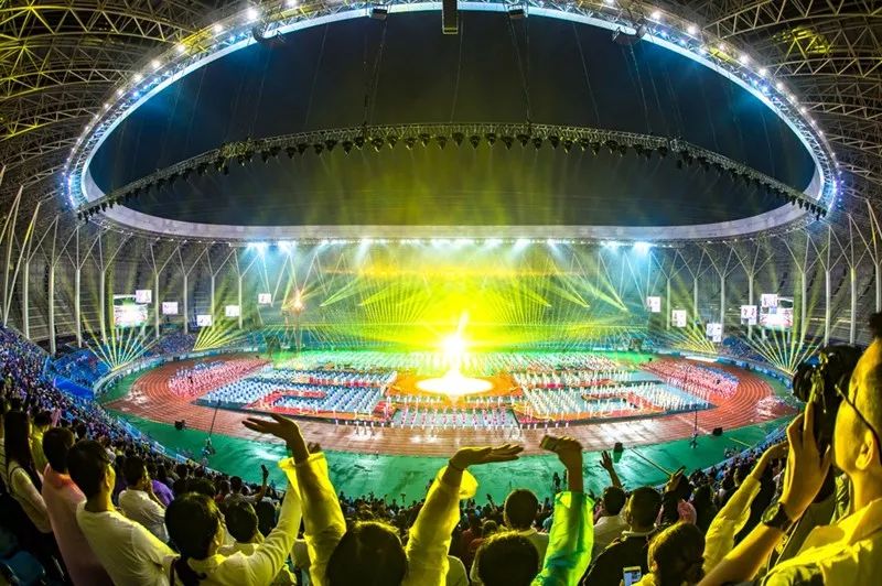 【聚焦】一线俱乐部，顶尖球星！8月，把你的目光聚焦黄石奥体中心！