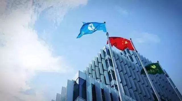 名创优品获墨西哥首富战略融资；京东开首家奢侈品护理实体店；钟书阁开进三四线城市|猫头鹰周报