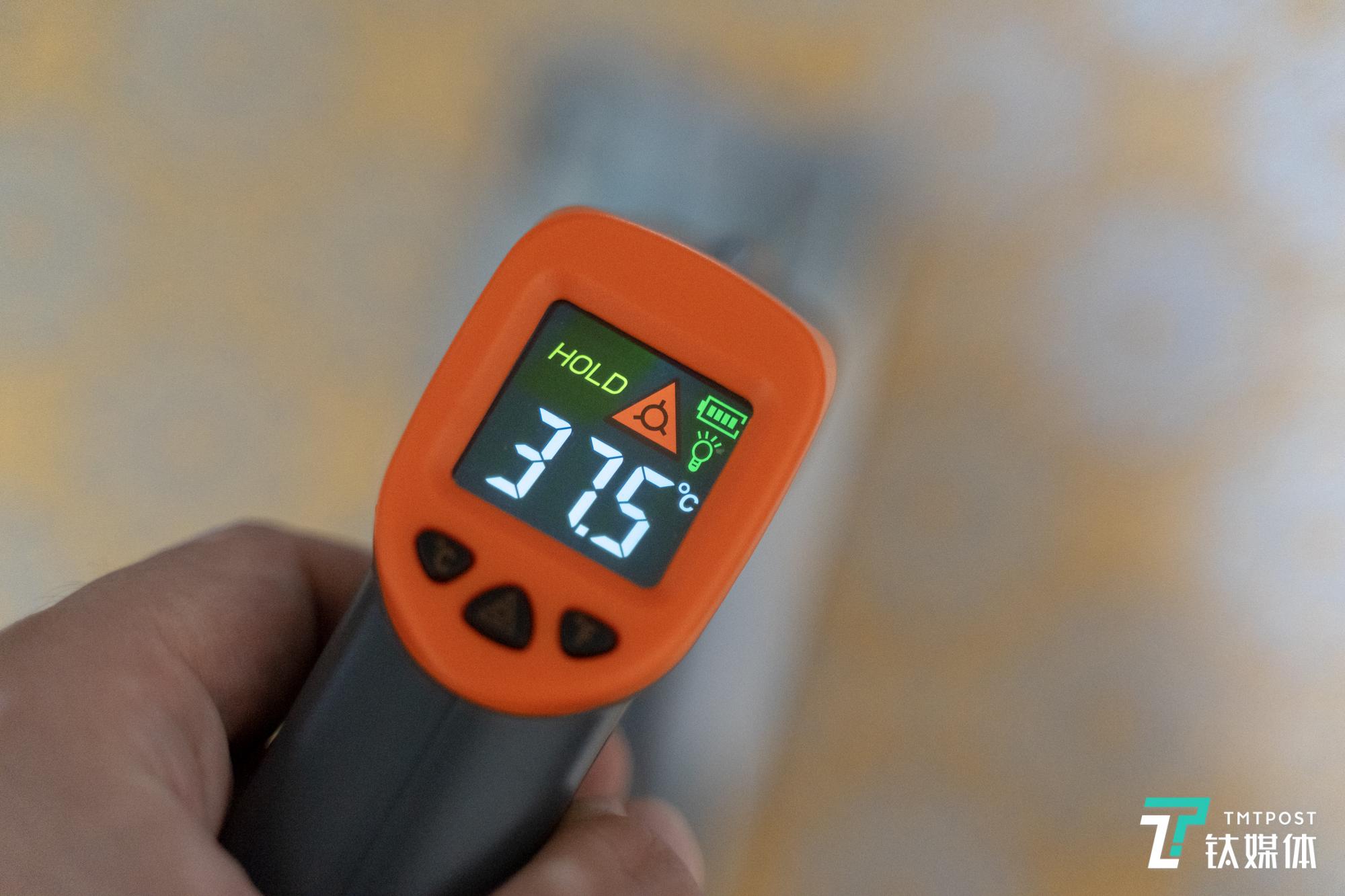 黑鲨2pro骁龙855吃鸡卡吗,骁龙855plus游戏评测