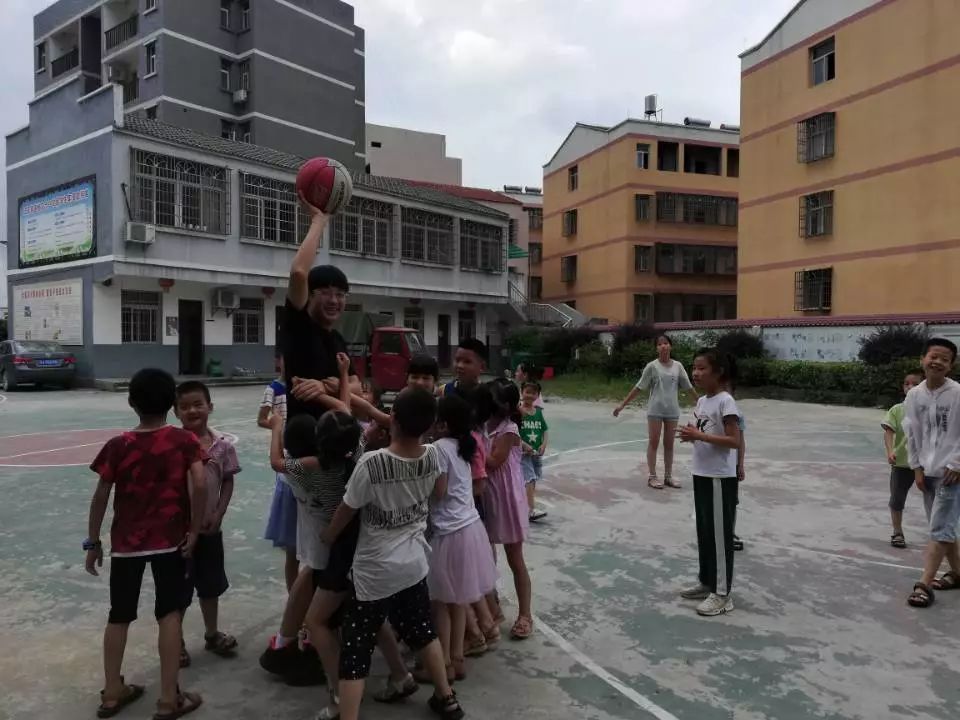 青佑之光志愿,三下乡服务志愿者活动怎么报名