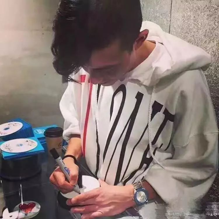 aj1low黑灰脚趾和黑白灰,秋季aj1low黑绿脚趾午夜蓝