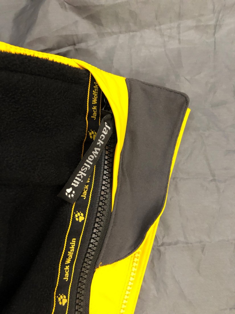 性价比高的防水超薄冲锋衣评测,狼爪防风防水冲锋衣