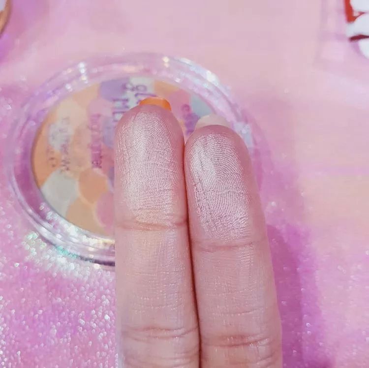 这些美妆潮品你最想拿走哪一个,这些网红化妆品还能用吗