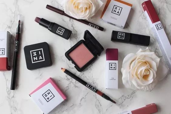 这些美妆潮品你最想拿走哪一个,这些网红化妆品还能用吗