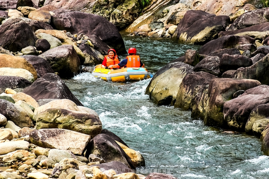 安吉高铁站到浙北漂流乘车,周末去安吉浙北大峡谷漂流人多吗