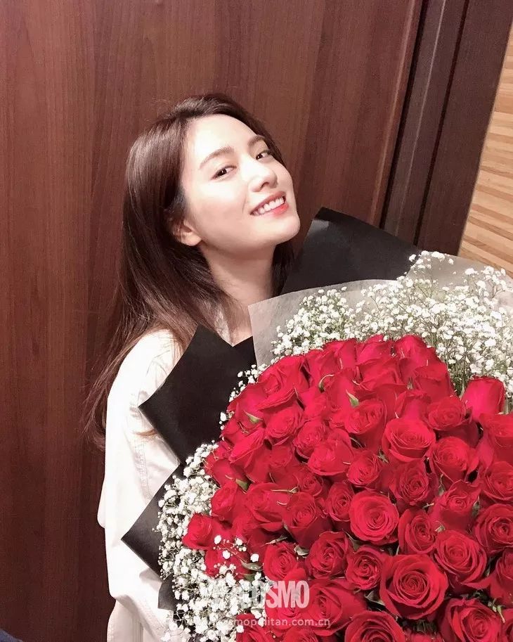 3ce云朵唇釉泫雅,nana的妆容