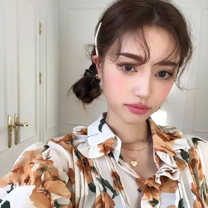 3ce云朵唇釉泫雅,nana的妆容