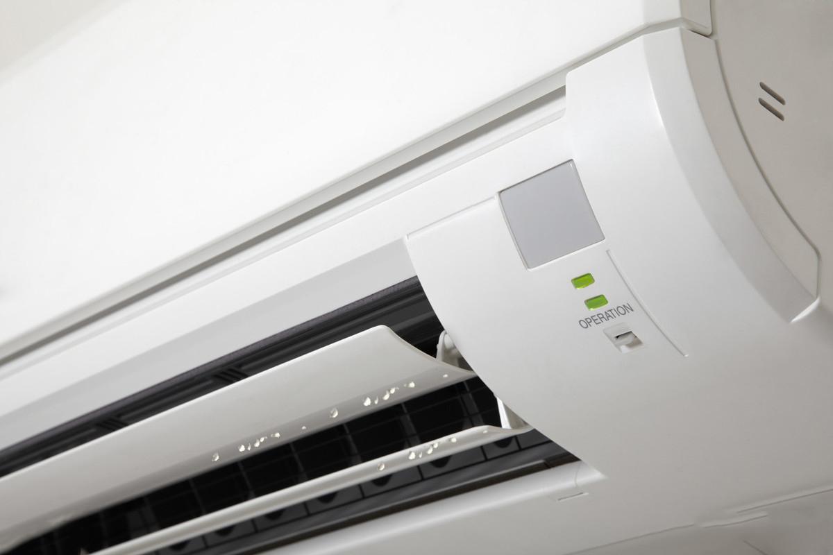 fujitsu空调内机漏水怎么修,空调漏水了用什么方法可以解决