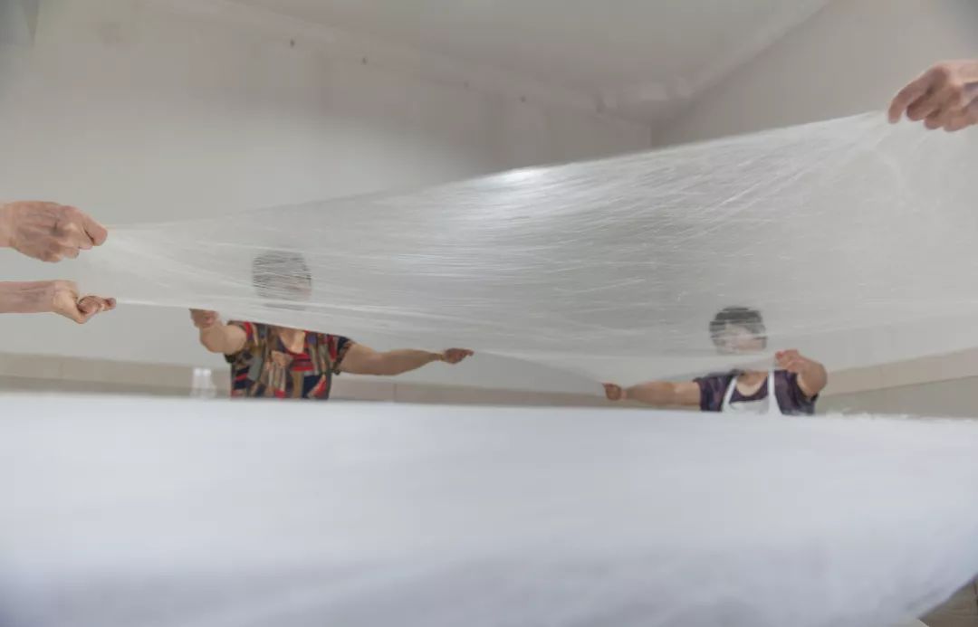 棉花被和蚕丝被到底哪个好,蚕丝被和棉花被哪个好一点