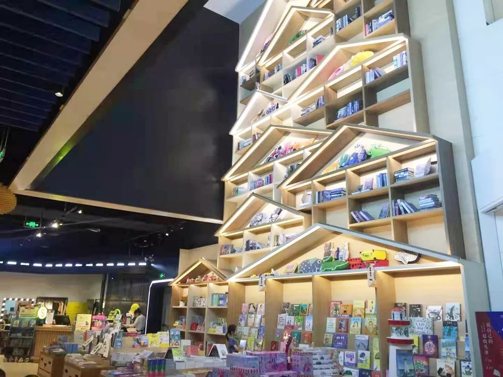 郑州二七商圈与其他商圈对比,西安郑州同为新一线城市