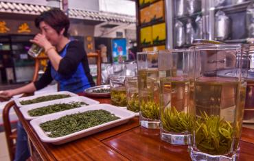 茶叶店看不到人买怎么能开下去,茶叶店看着没生意