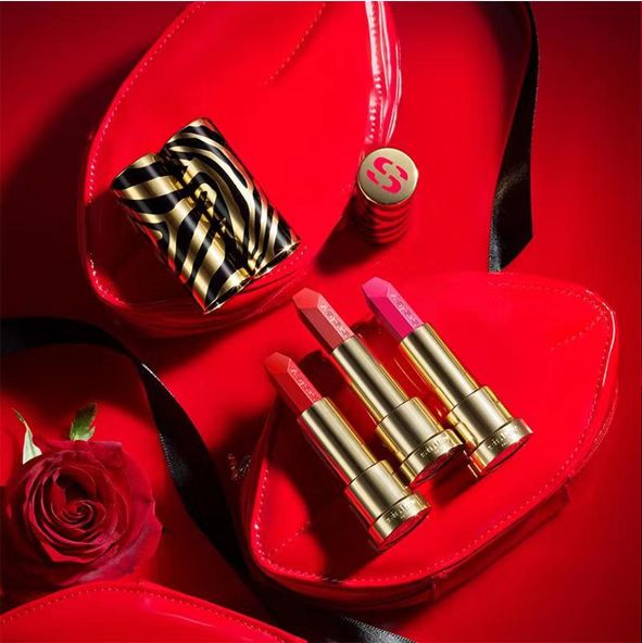 想要变好看？先找人夸你