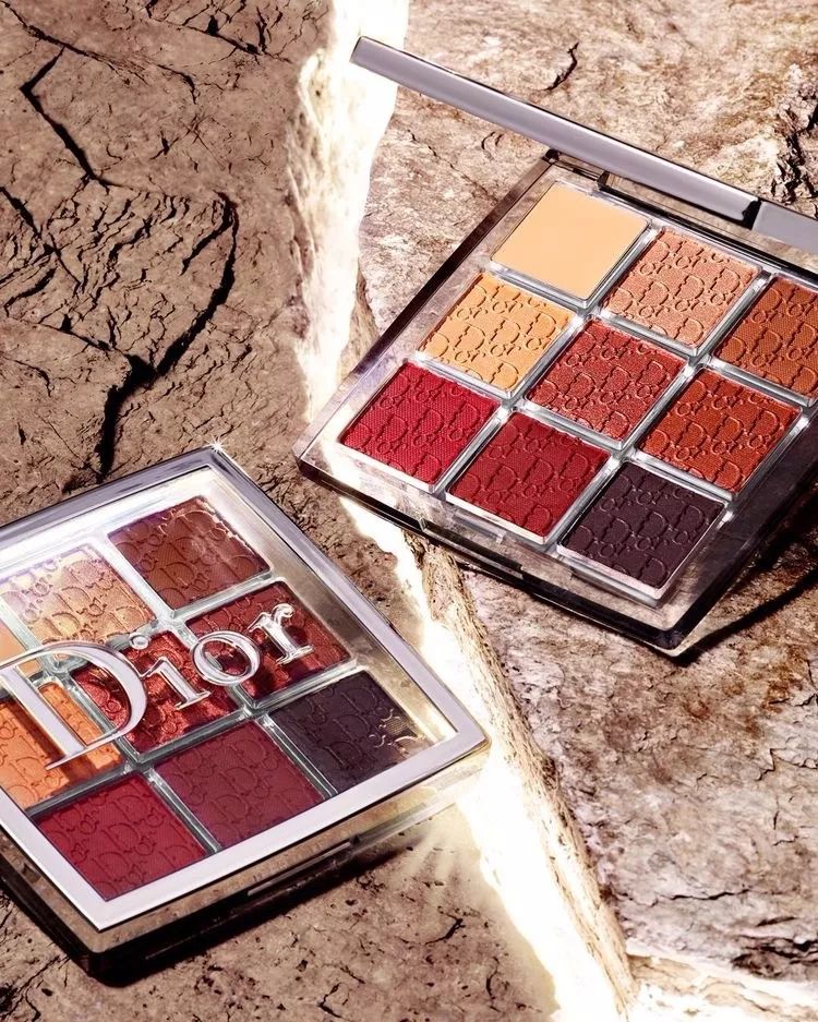 想要变好看？先找人夸你