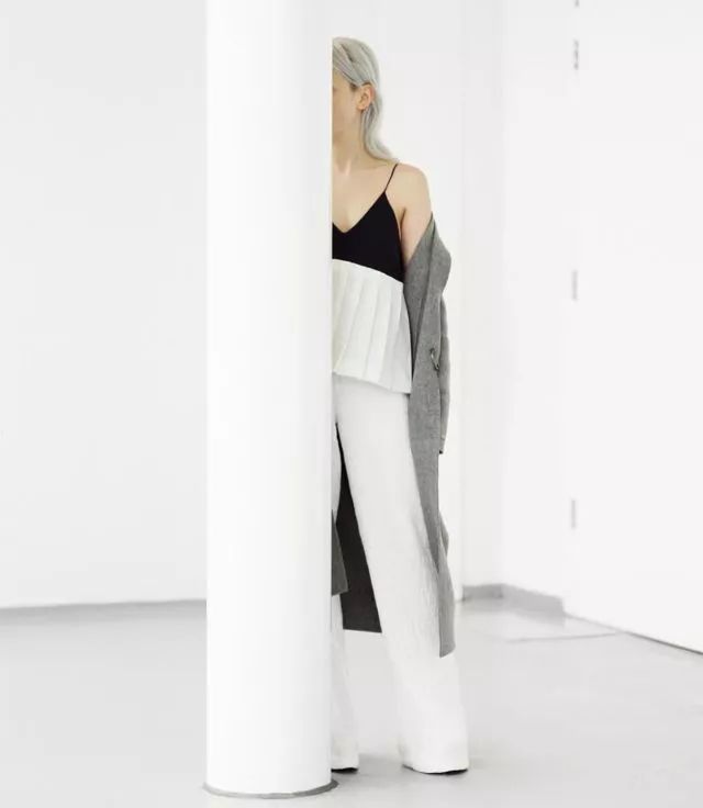 所谓的高级感就是越简单越高级,极简的高级感是极致的