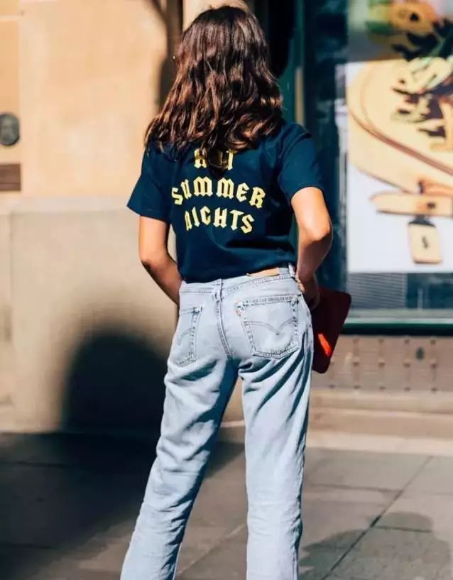 所谓的高级感就是越简单越高级,极简的高级感是极致的