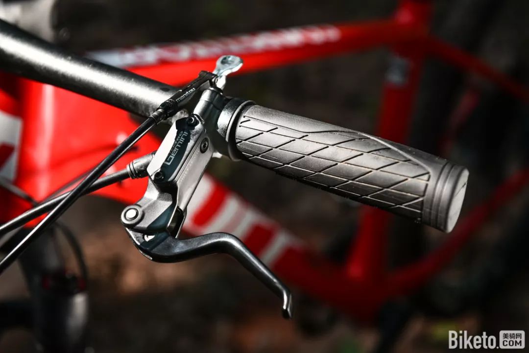 不到1000元性价比最高的山地车,不到一千块钱的山地车推荐