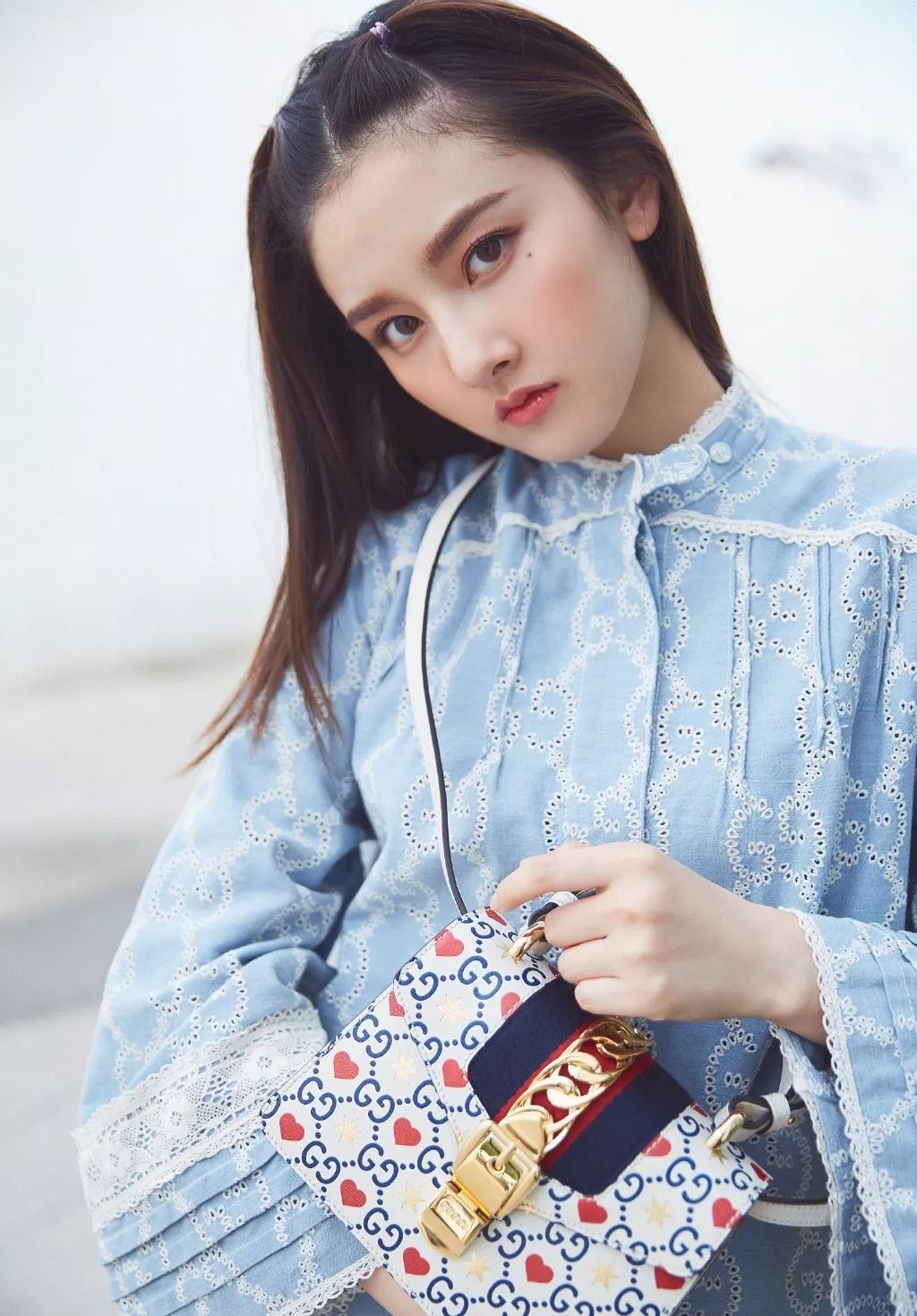 宋祖儿画猫眼妆,宋祖儿用口水画三角眼影