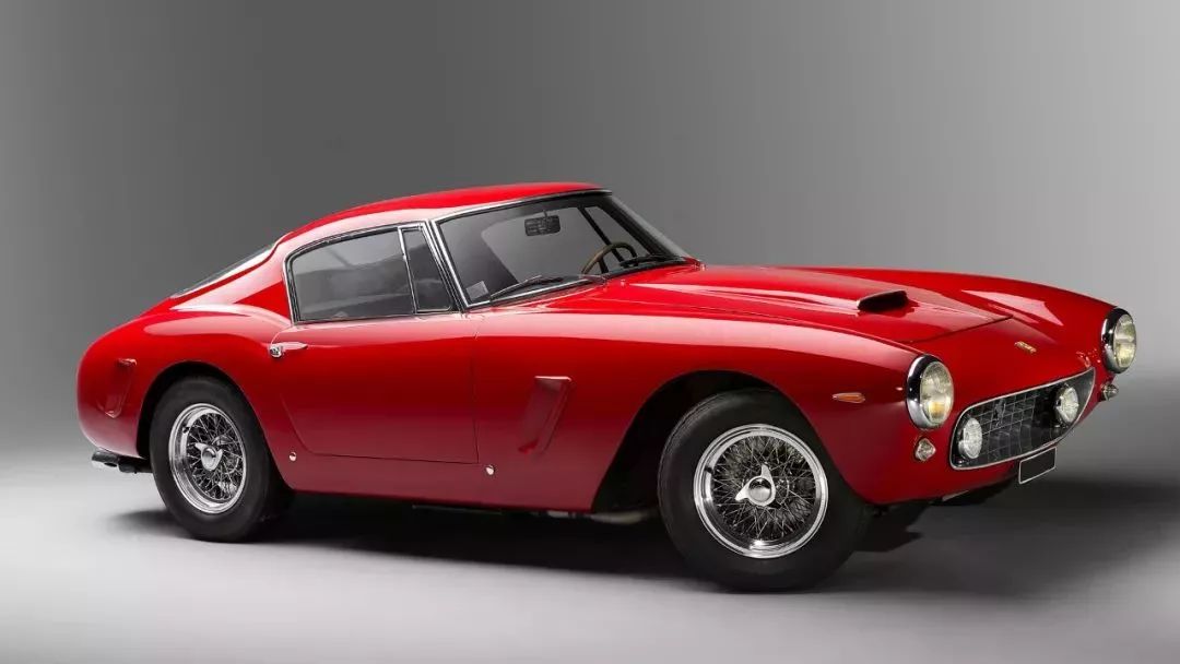 在V12引擎被人类灭绝之前，我决定吹一段唢呐，猛夸一顿