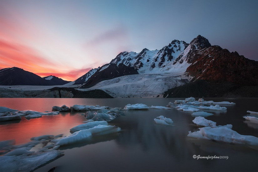 新疆徒步博格达大环线,博格达环线徒步穿越