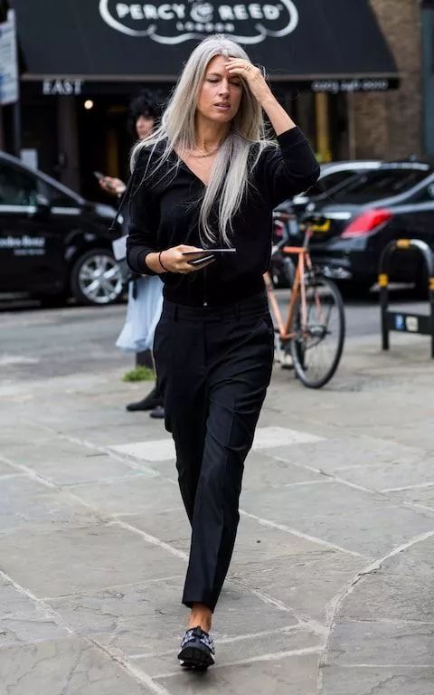 想和任何人都保持距离,想跟一个人保持距离