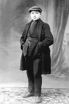 今天他115岁了，*小平邓**一生的40个瞬间