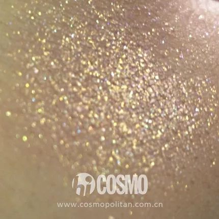 美人计|龙妈竟然用中国眼影化妆？等不及看外国代购来中国买买买了