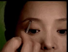 美人计|龙妈竟然用中国眼影化妆？等不及看外国代购来中国买买买了