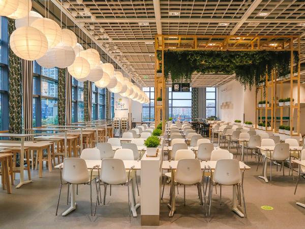 又一世界500强企业落户郑州记者带你探访“蓝盒子”