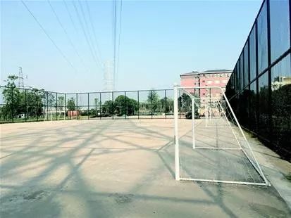 武汉建设中的专业足球场,武汉建设专业球场