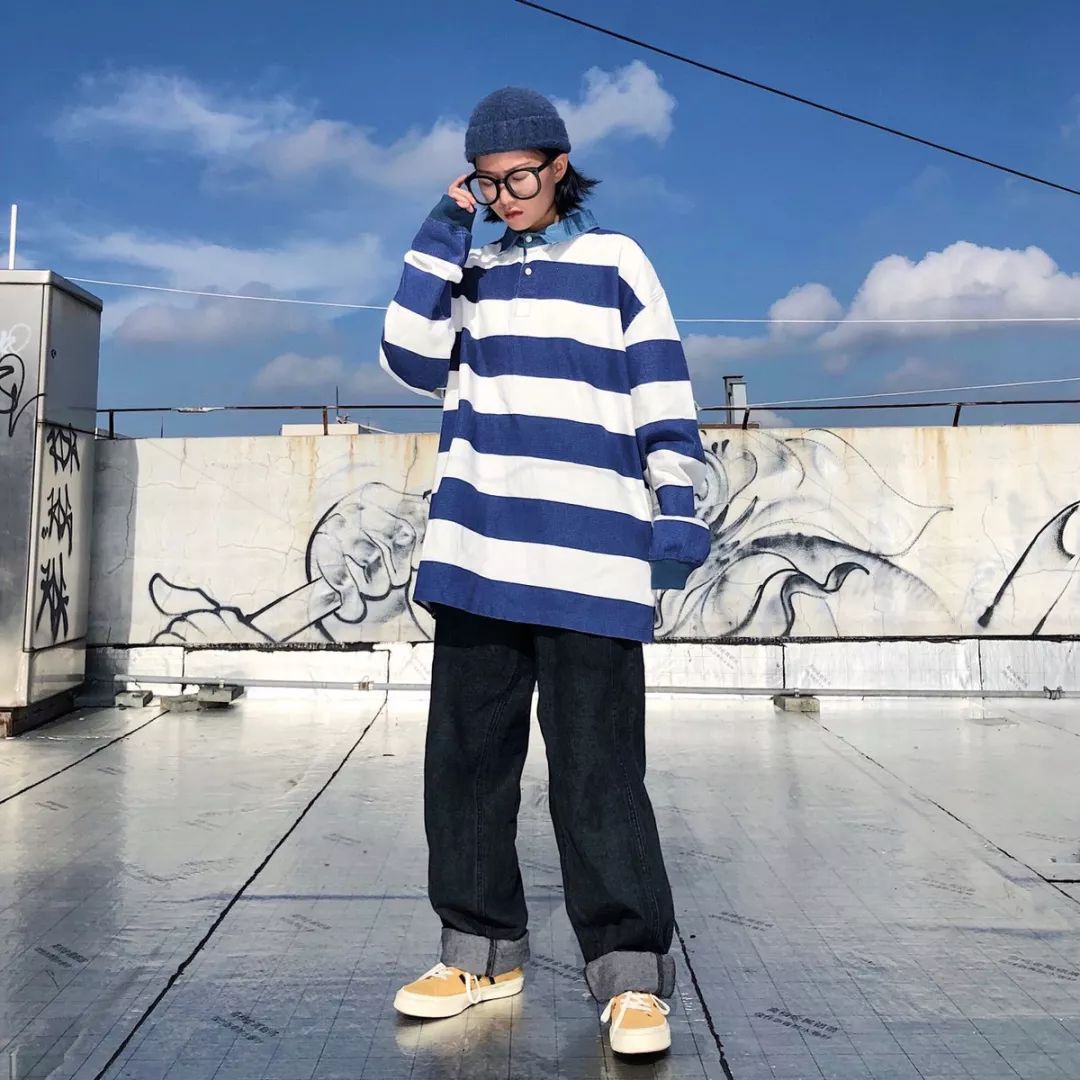 秋日牛仔的日常穿搭,初秋牛仔连衣裙搭配