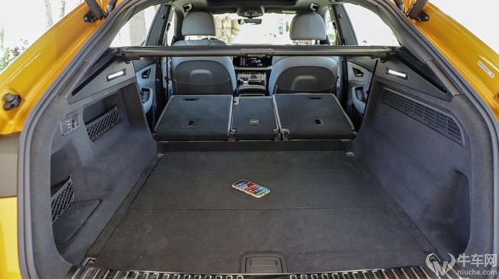 奥迪q855tfsi价格多少钱,颜值爆表车长五米抢先试驾奥迪q8