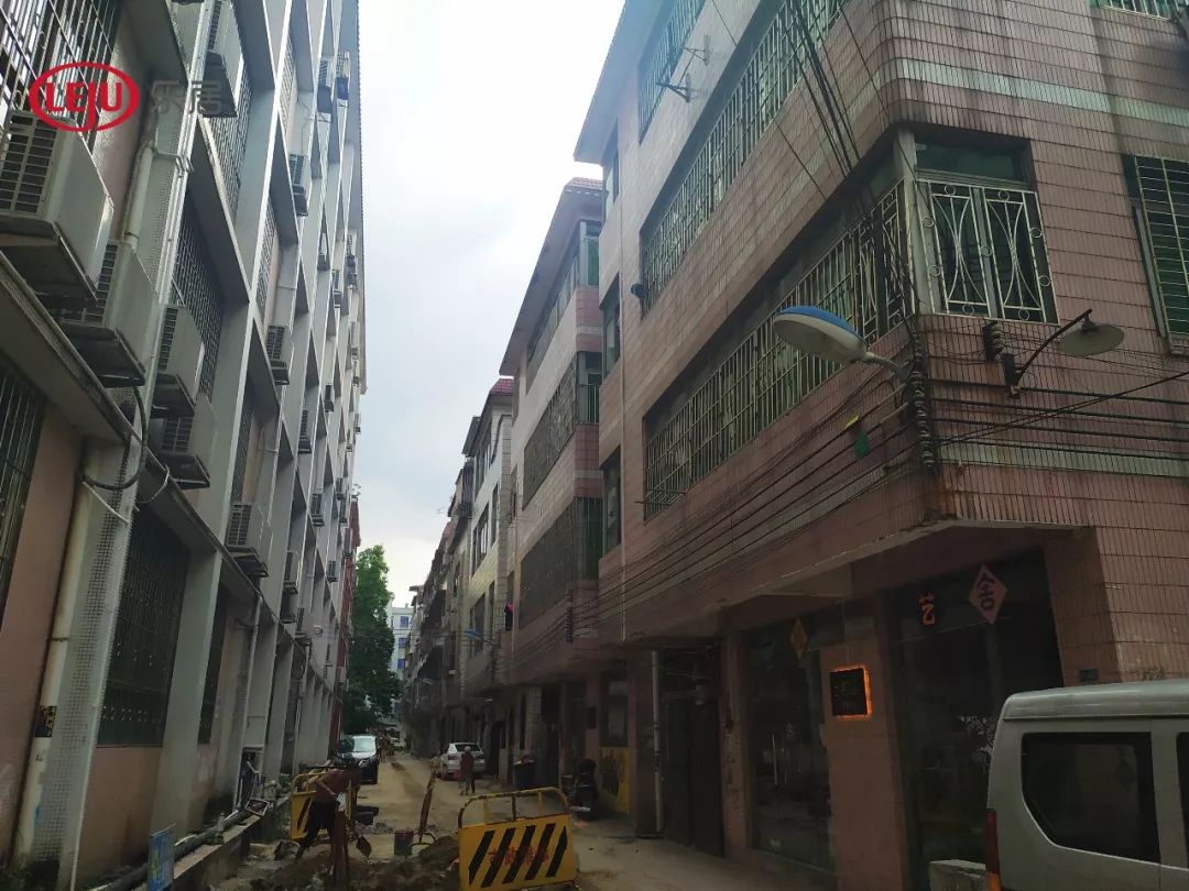 五家房企拿地,四家龙头房企250亿融资获批