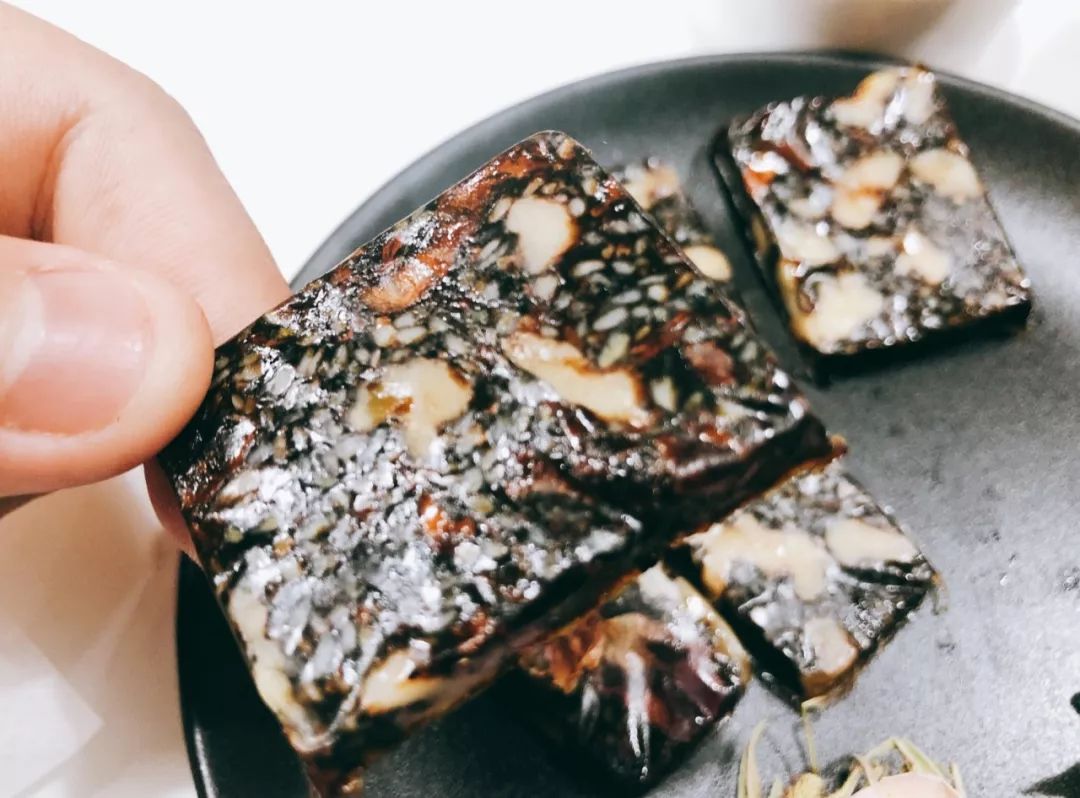 人间富贵花的颜值变化,被人夸人间富贵花回复什么更美