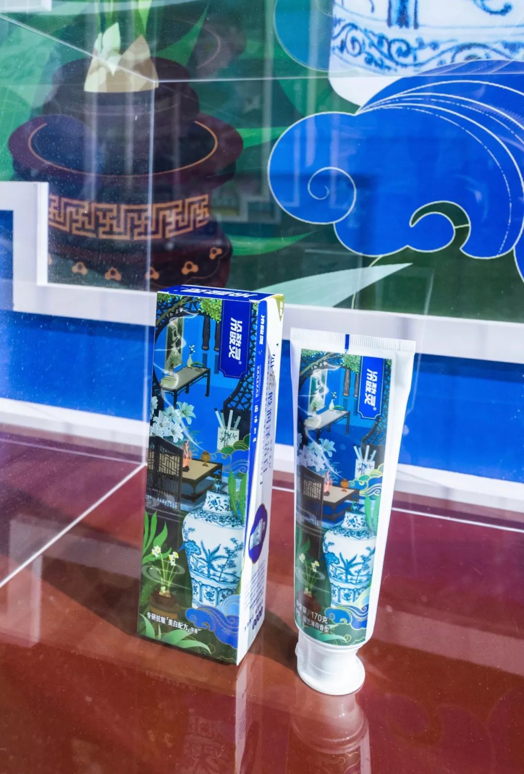 【文创】重庆人熟悉的冷酸灵，这次吹起“新国潮”风