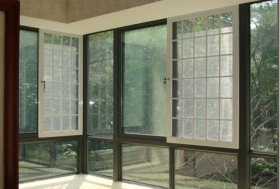 家政阿姨洗纱窗,家政保洁擦纱窗的技巧