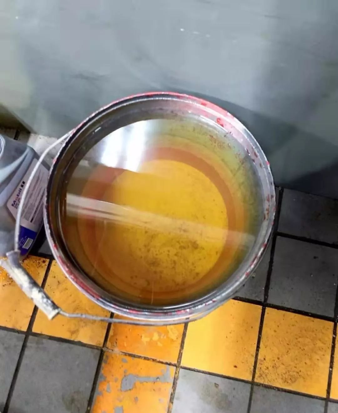 维修师傅说油品质差要加什么油,修理厂的师傅都说网上机油太假